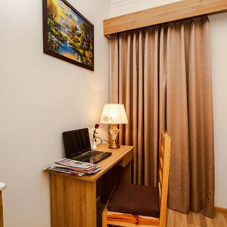 Anand Vardhan Resorts Manāli Rom bilde